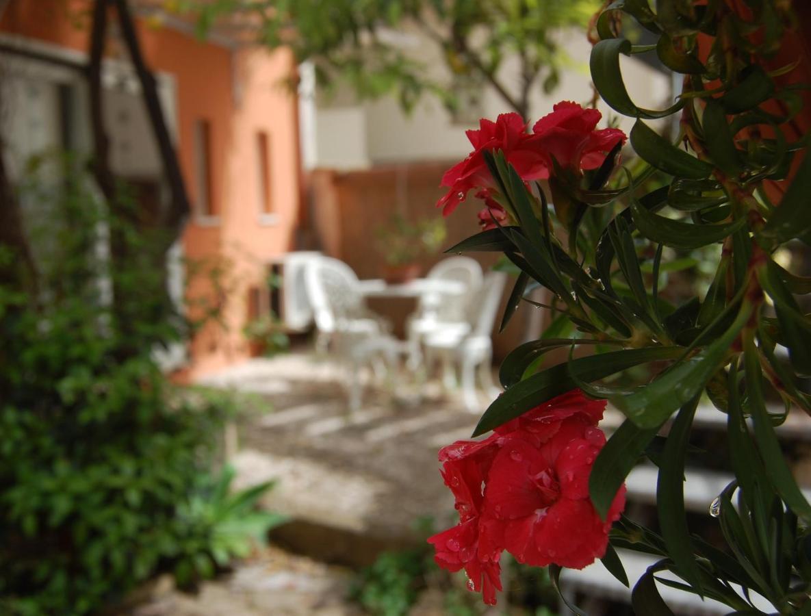 Casa Satta 1925 Hotel Olbia Exterior photo