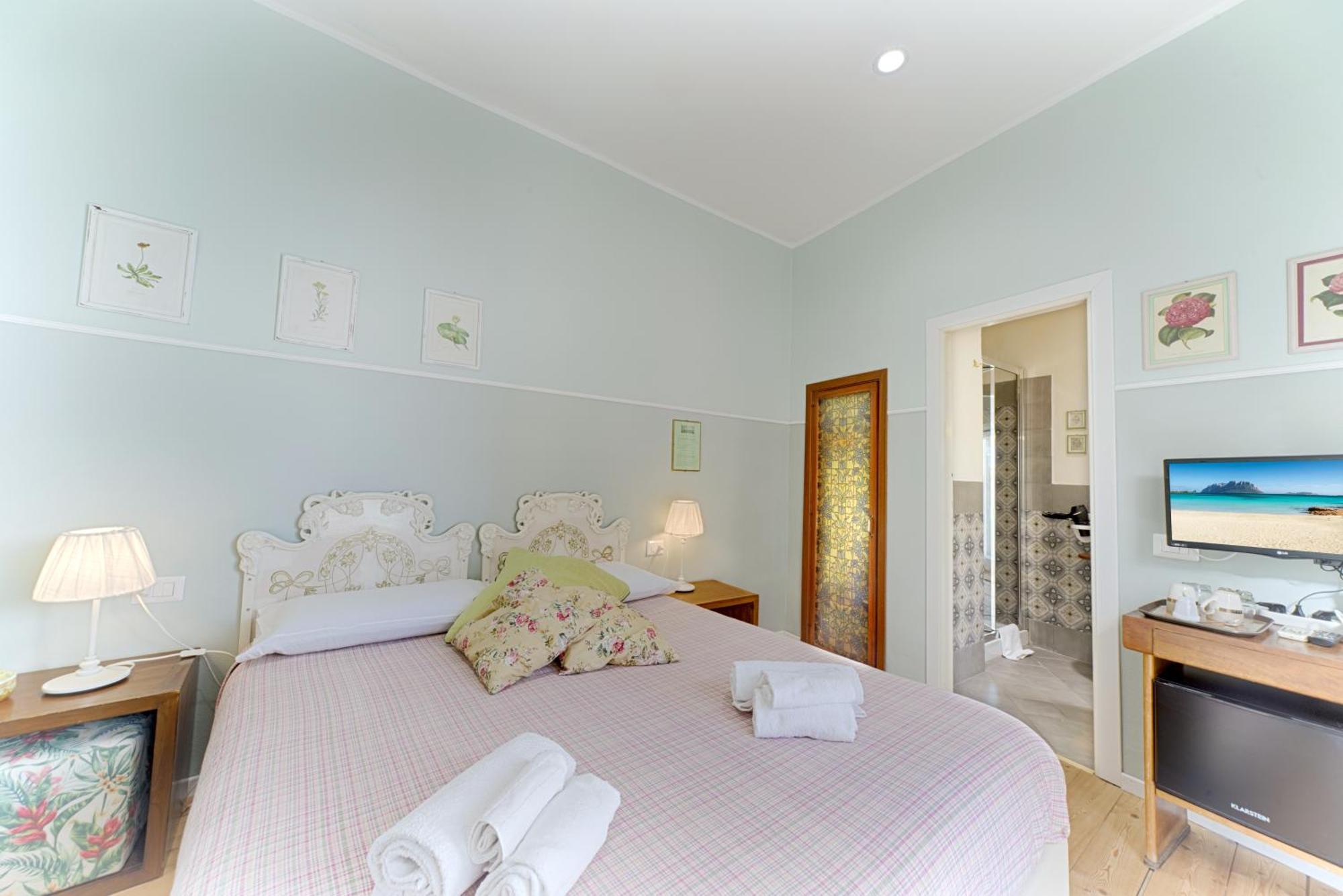 Casa Satta 1925 Hotel Olbia Room photo