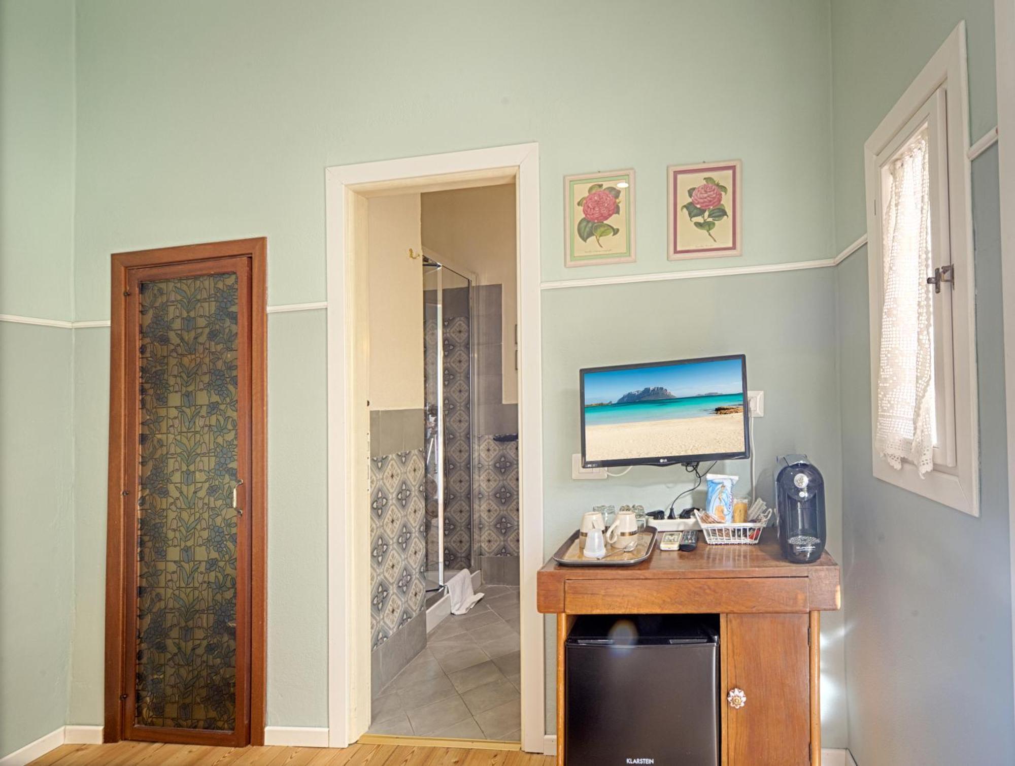 Casa Satta 1925 Hotel Olbia Room photo