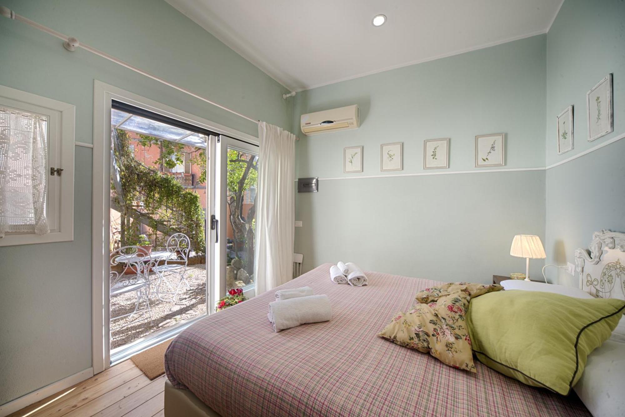 Casa Satta 1925 Hotel Olbia Room photo